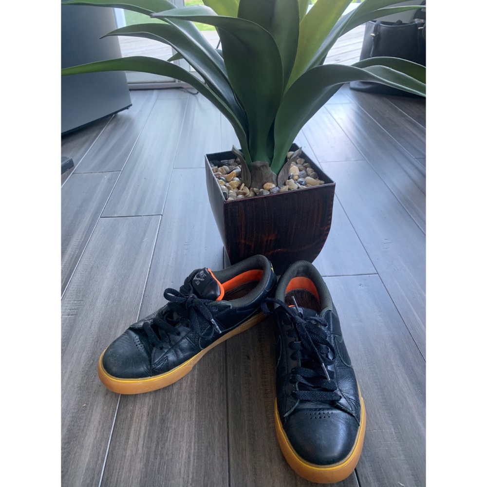 Classic Leather Nike SB sneakers